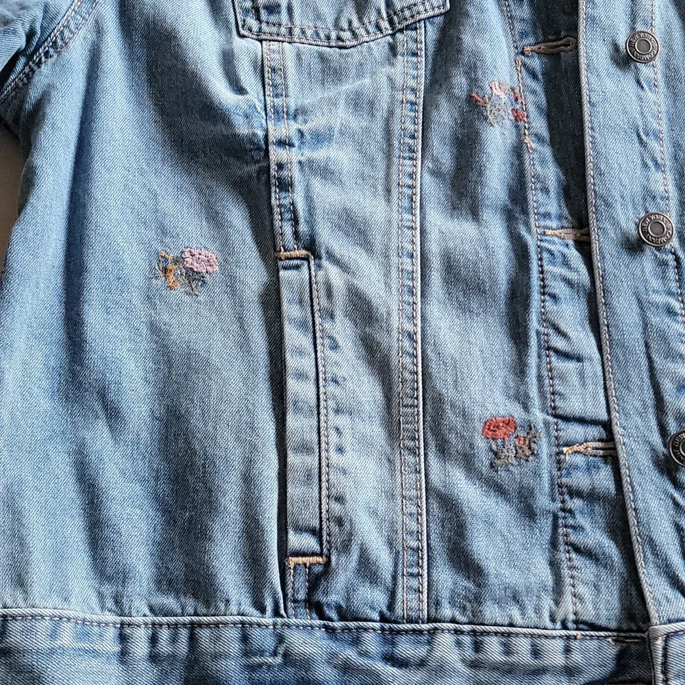 Jean Jacket - Picture 5 of 5